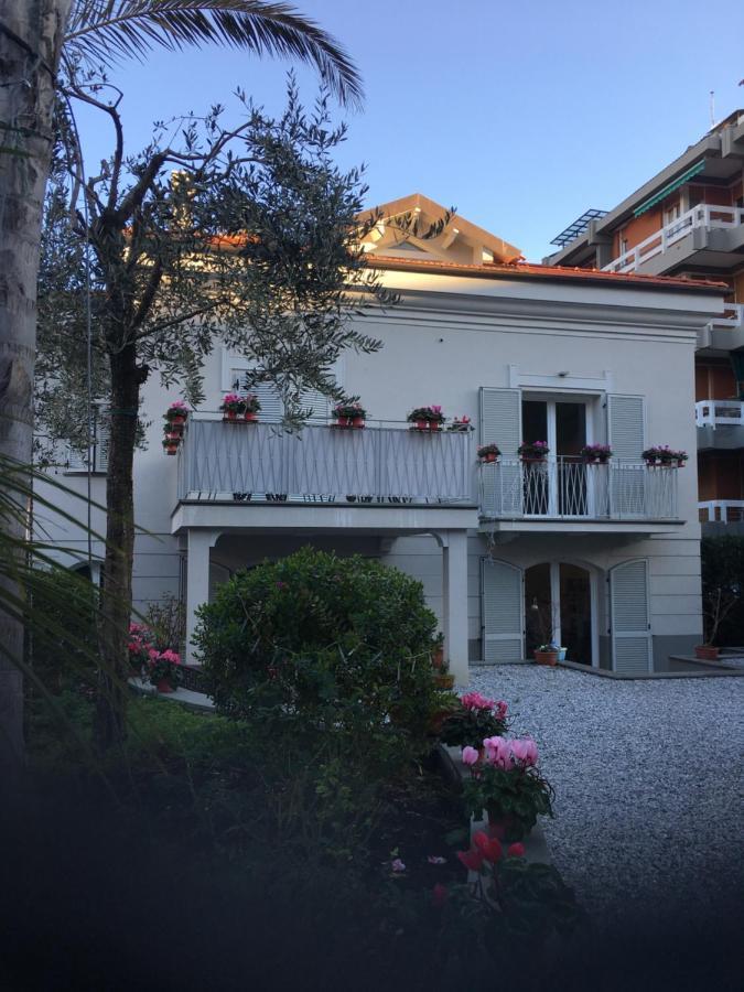 Guesthouse Villa Jung ボルディゲーラ エクステリア 写真